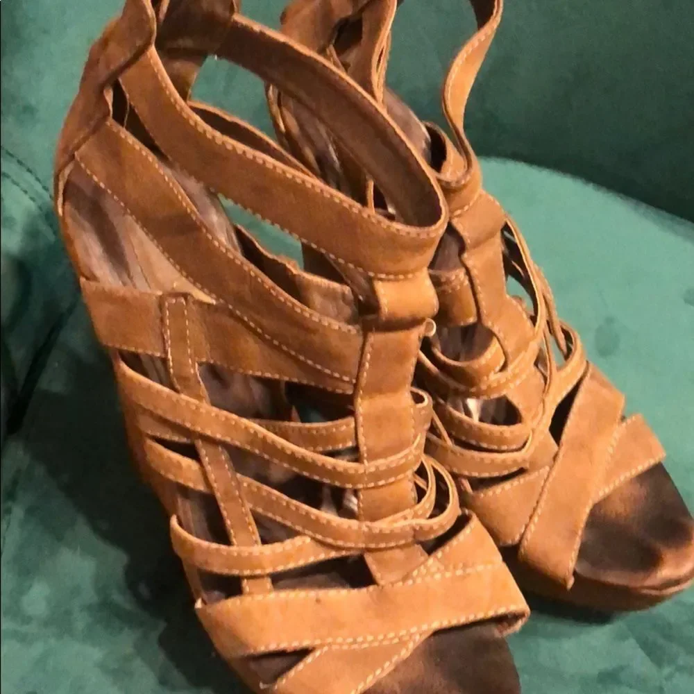 MLE Suede Brown Wedge Sandal Good Condition Size 8